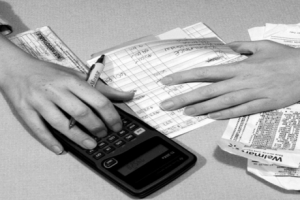 Μέχρι τις 31 Μαϊου στον πάγο η επιστροφή του ΦΠΑ