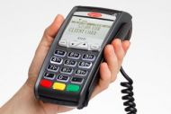 «Υποχρεωτικά» POS για 200.000 επιχειρήσεις