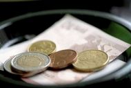 Νεφελούδης: Δεν καταργούνται 13ος και 14ος μισθός