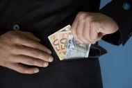 Ποιους φόρους πληρώνουν οι Έλληνες και ποιους αφήνουν απλήρωτους