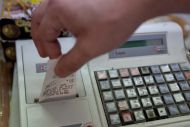 Έμφαση σε ταμειακές και αποδείξεις δίνουν οι ελεγκτές της ΑΑΔΕ