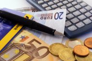 Eπιστρεπτέα Προκαταβολή: Ποιοι κινδυνεύουν να επιστρέψουν αναδρομικά και με τόκο τα ποσά