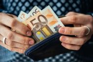 Κάτω από τη βάση το βιοτικό επίπεδο στην Ελλάδα