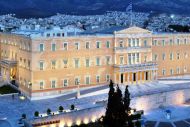 Γραφείο Προϋπολογισμού της Βουλής: Ανθεκτική η ελληνική οικονομία - Ποιοι είναι οι παράγοντες κινδύνου