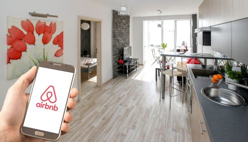 Picture 0 for Αirbnb: Τι θα πληρώσουν φέτος οι ιδιοκτήτες ακινήτων