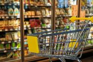 Ακρίβεια: Μειώσεις από 14% έως 17% σε επτά κατηγορίες προϊόντων δείχνουν οι νέοι τιμοκατάλογοι