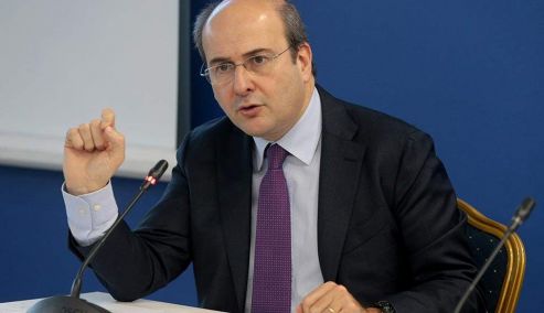Picture 0 for Χατζηδάκης: Δεν θα χαριστούμε σε πέντε τύπους που παρανομούν στις παραλίες