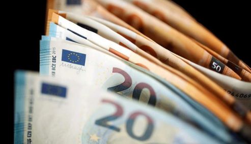 Picture 0 for Μέσος μισθός: Πώς θα αυξηθεί κατά 20% σε μια 4ετία – Δίκοπο μαχαίρι ο πληθωρισμός
