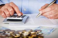 Μπόνους στους συνεπείς φορολογούμενους – Κίνητρα για να μπει φρένο στο ιδιωτικό χρέος