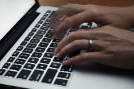 Τεχνικά προβλήματα της Microsoft παρέλυσαν τράπεζες, αεροπορικές εταιρείες και χρηματιστήρια διεθνώς