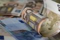Η παγίδα στις μεταφορές χρημάτων μεταξύ συγγενών και φίλων: Πότε η ΑΑΔΕ επιβάλλει φόρο έως 40%