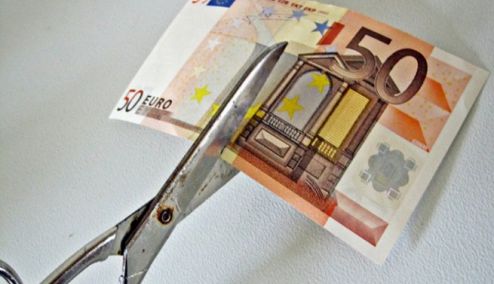 Picture 0 for Από 1 Απριλίου "βύθιση" του μισθού στα 476 ευρώ - Από 1-1-2014 και νέα μείωση στα εφάπαξ