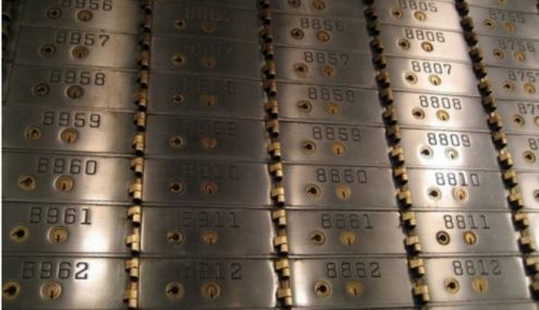 Picture 0 for Δεν χρειάζεται εισαγγελική παραγγελία για άνοιγμα λογαριασμών