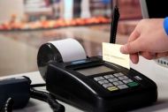 Έκπτωση ως και 40% για συναλλαγές με πιστωτική ή κάρτα αποδείξεων