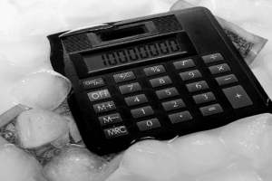 Στην ουρά μέχρι και 2,5 χρόνια για την επιστροφή του ΦΠΑ