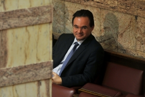 Αποκλείει αύξηση ΦΠΑ και έκτακτη φορολόγηση ο Παπακωνσταντίνου